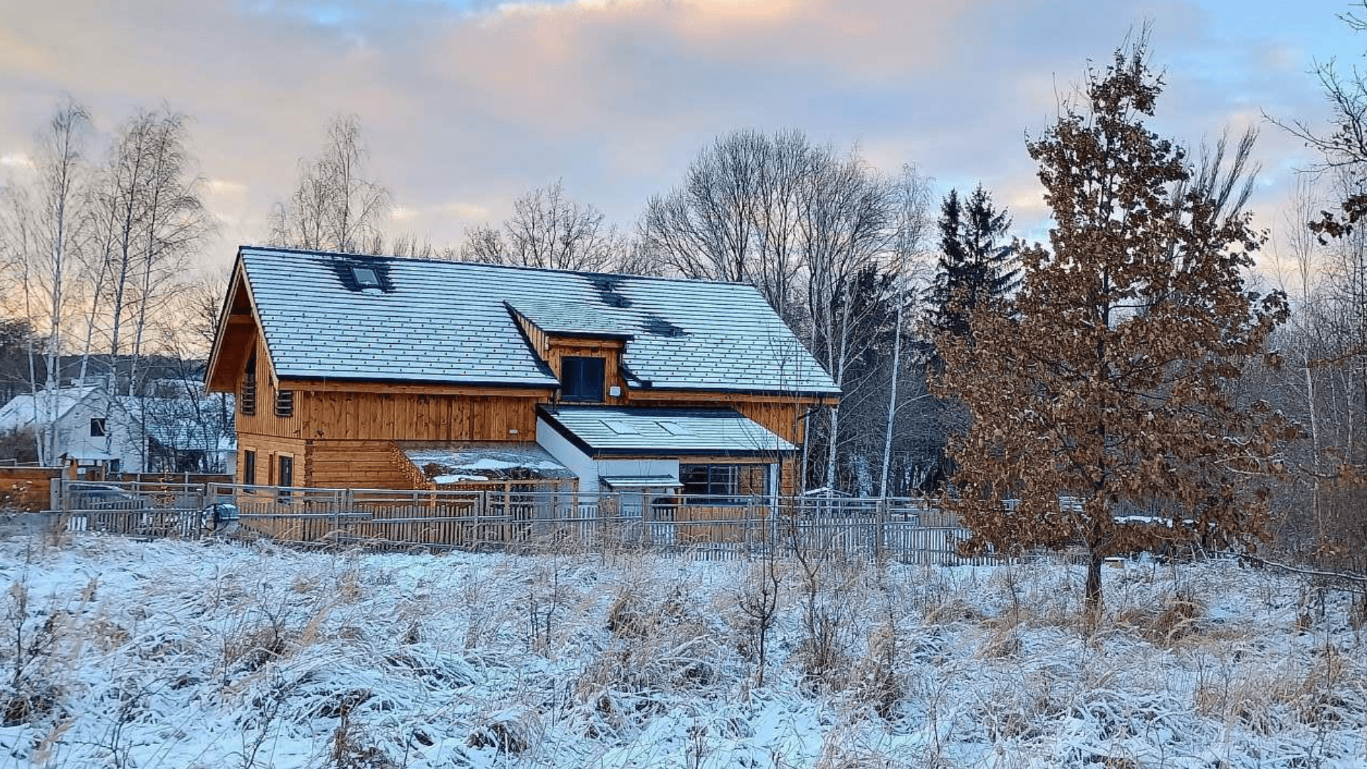 Ilustrační obrázek: Roubenka Holčí